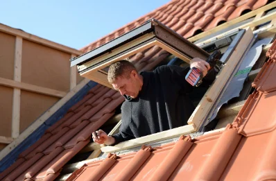 Pose de fenêtres de toit Velux à Vaureilles
